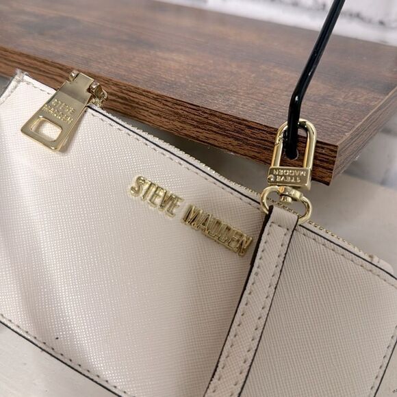 Steve Madden Ivory Leather Card Holder Wallet Wristlet - Picture 5 of 8